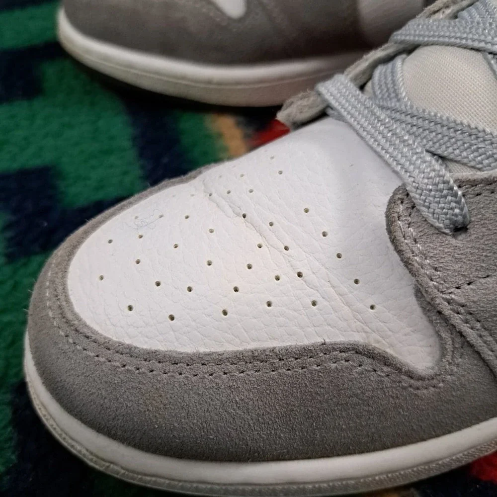 %Air Jordan 1 Mid White Grey Hyper Pink Size 7Y / AJ10 - Picture 8 of 12